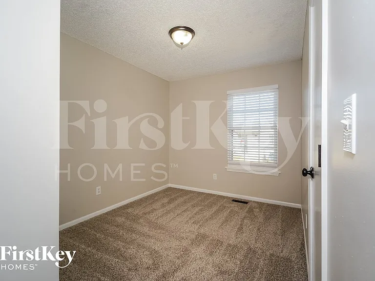 8513 NE 110th St — Photo 11