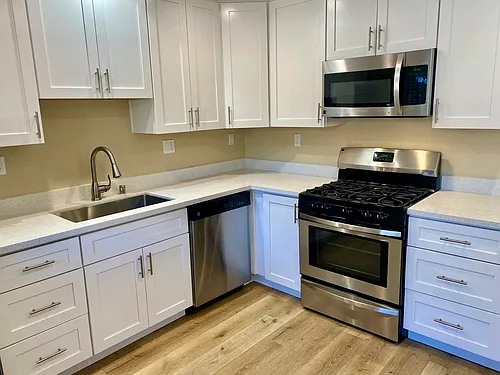 Upgraded 2-bedroom 1.5 bath in a Cul-de-sac in Downtown Menlo Park! at Menlo Park, CA — Photo 3