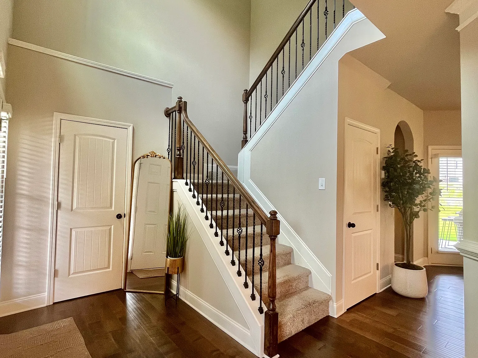 943 Ulster Ct — Photo 4