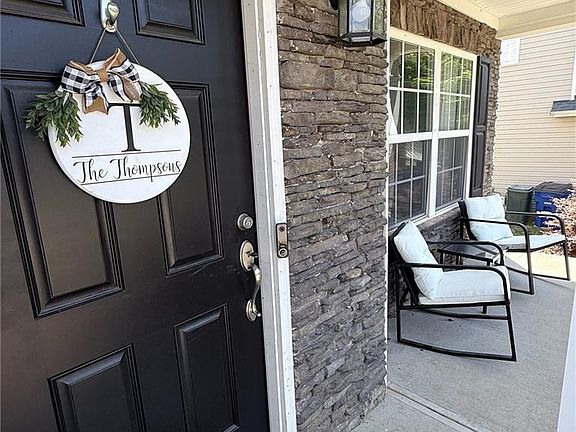 2nd image of 208 Water Lily Cir