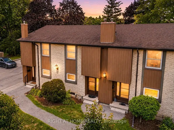 215 Glamis Rd #11, Cambridge, ON N1R 6V8