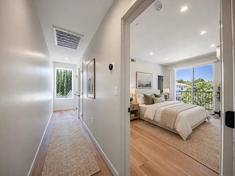 Rare Brand New Luxury Townhomes in Trendy Highland Park — Photo 34