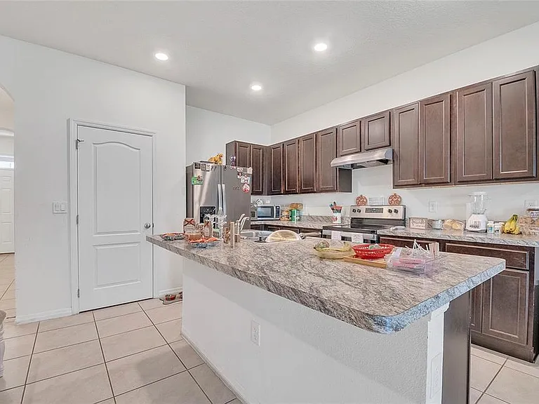 1394 Yellow Finch Dr — Photo 58