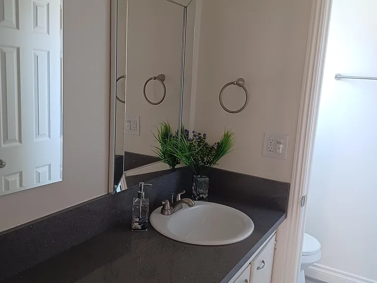 Huntington Garden Apartments — Photo 45