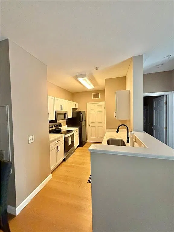 1 bed, 1.0 bath, 772 sqft, $1,800 — Photo 4