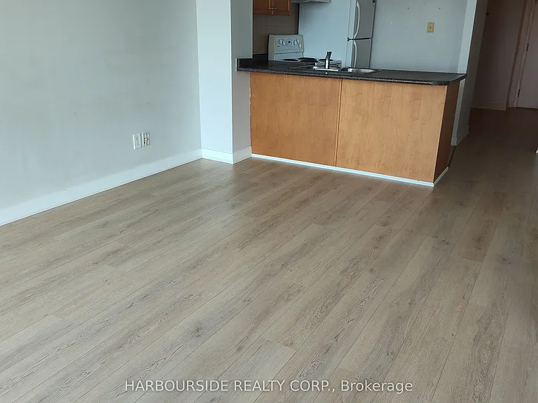 650 Queens Quay W #712 — Photo 6