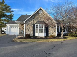 10 Ivy Ridge Close, Freehold, NJ 07728