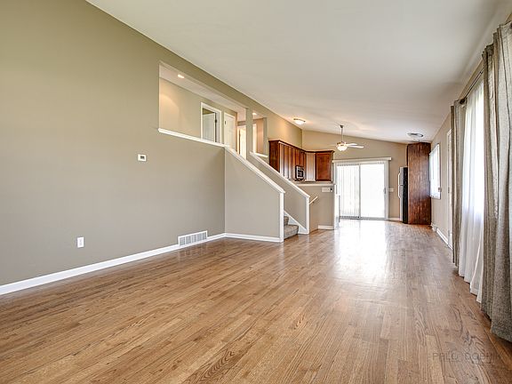 4th image of 2319 SE Thornwood Dr