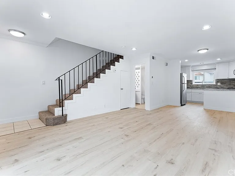 8242 Henderson Grn — Photo 5
