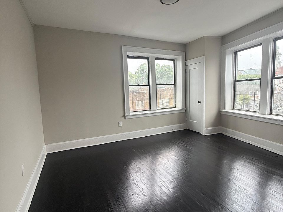 1st image of 1000 S Orange Ave #303