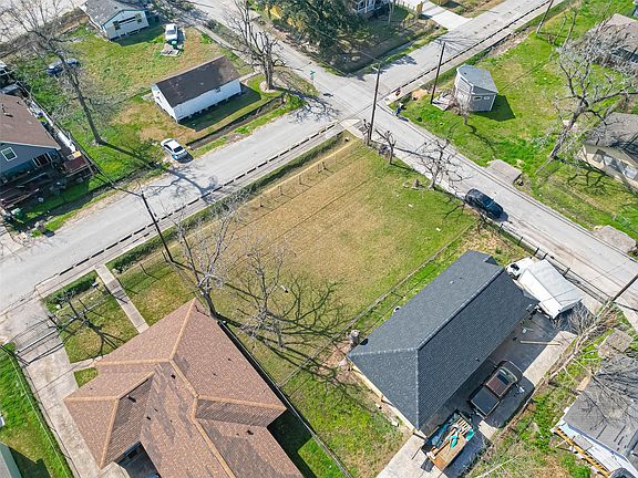 2nd image of 7902 Pointer St