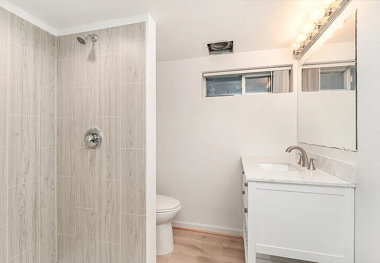 5523 Woodlawn Ave N — Photo 6