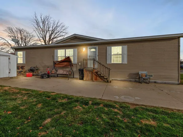 23313 Stone Castle Dr, Clinton Township, MI 48036