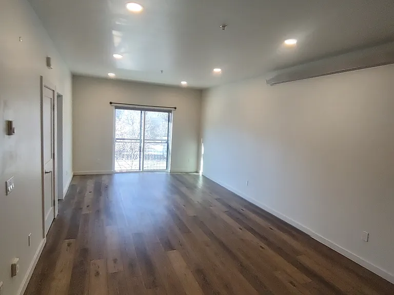 402 N River St #2A — Photo 7