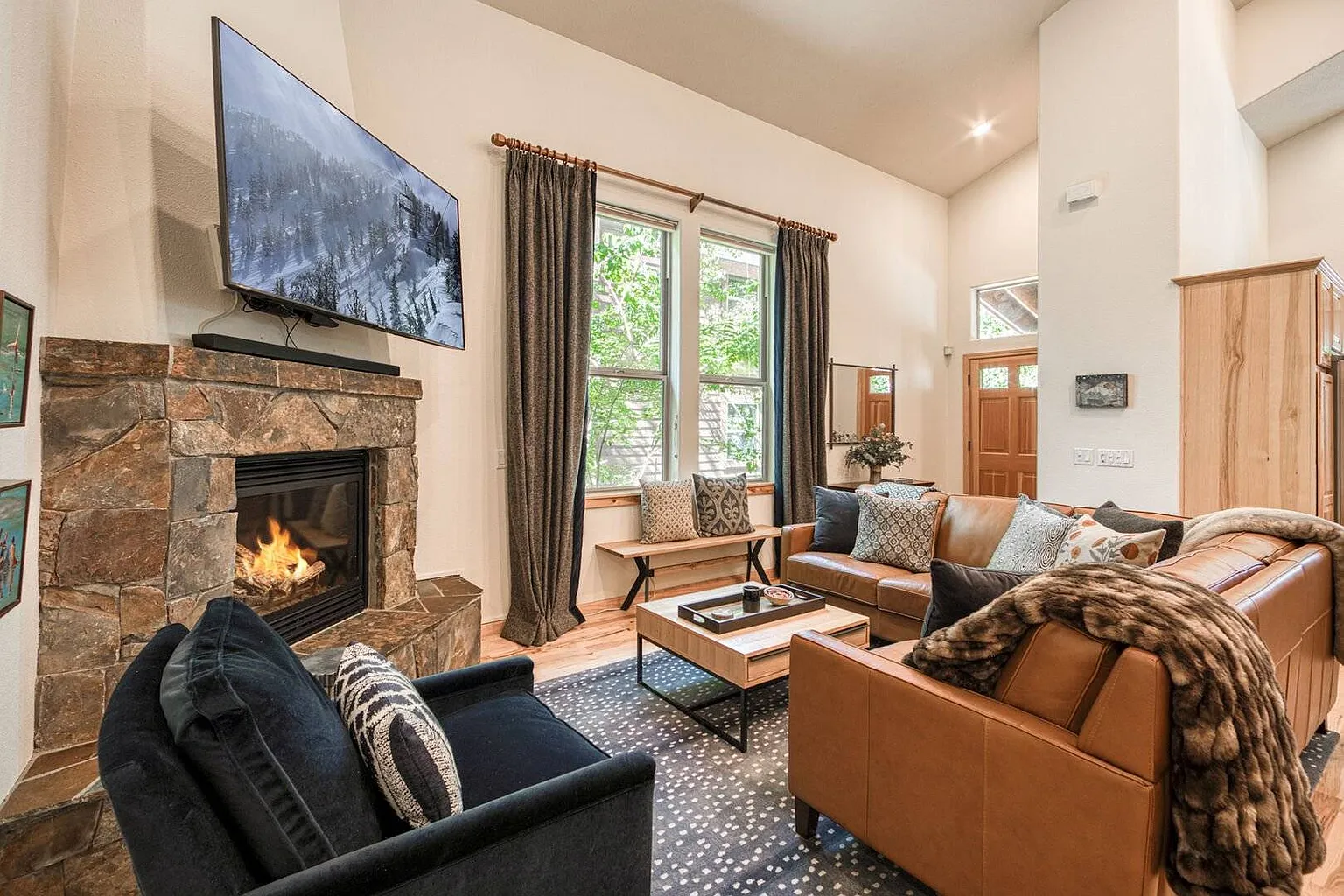 10559 Sara Bear Ln photo 1