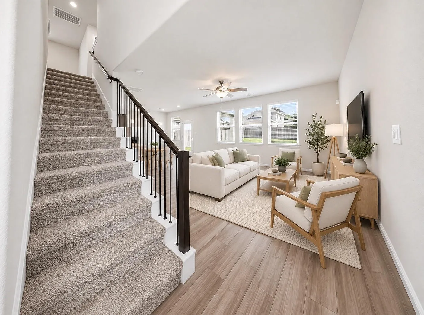 3 bed, 2.5 bath, 1576 sqft, $2,000 — Photo 3