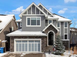 68 W Westland Cres SW, Calgary, AB T3H 0W1