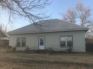 816 Park Ave, Mountain View, OK 73062