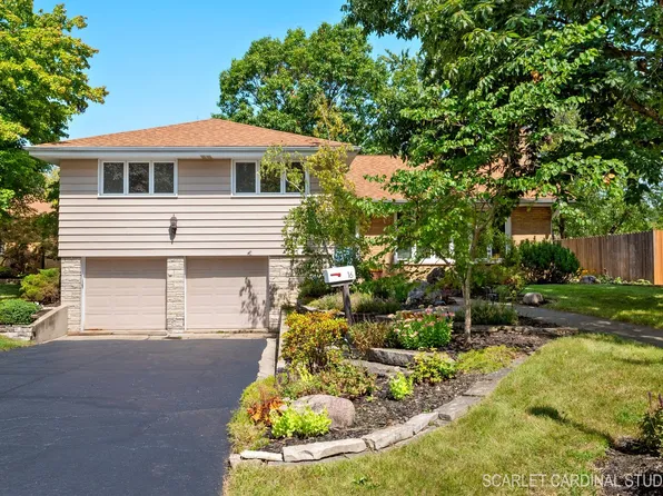16 W Leslie Ln, Villa Park, IL 60181