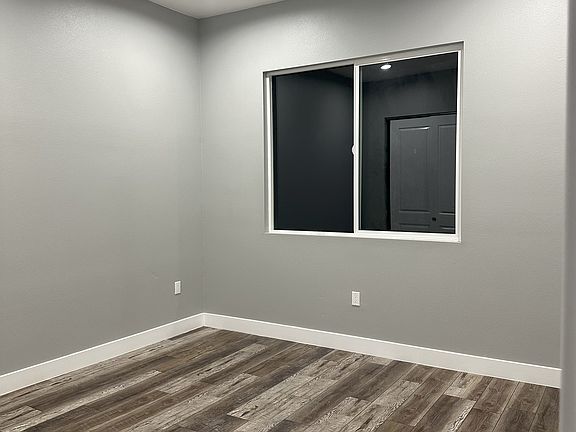 5th image of 12616 Fletcher Dr