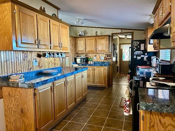 4th image of 572 Shadybrook Cir W