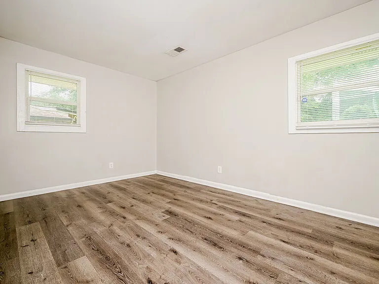 494 Clara Dr — Photo 13