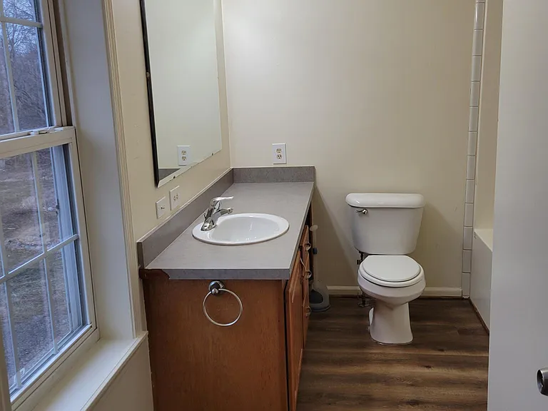537 Bowers Rd — Photo 9
