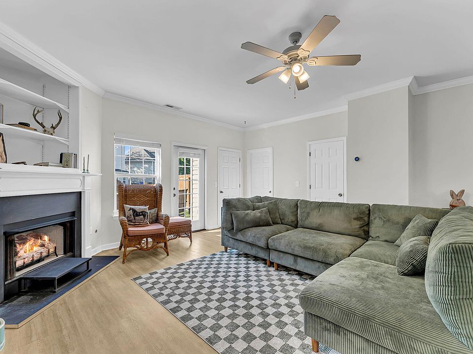 1st image of 4110 Perrine St