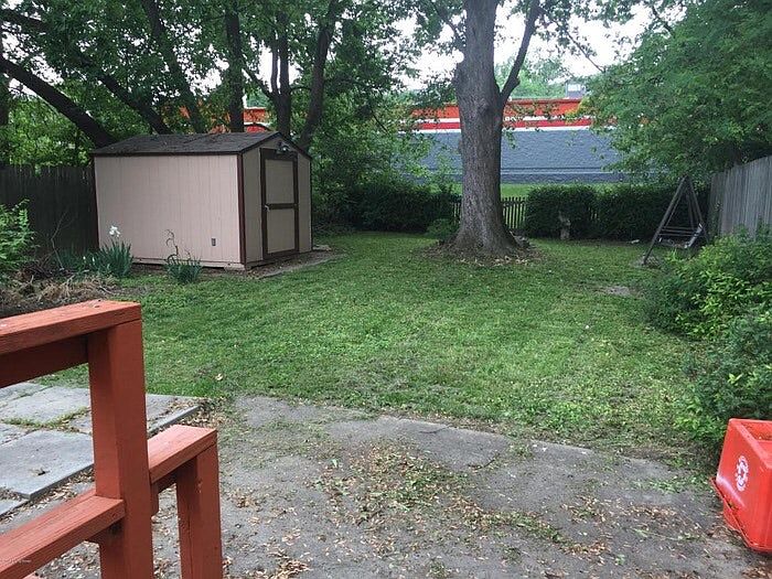 2nd image of 5118 Emery Ave