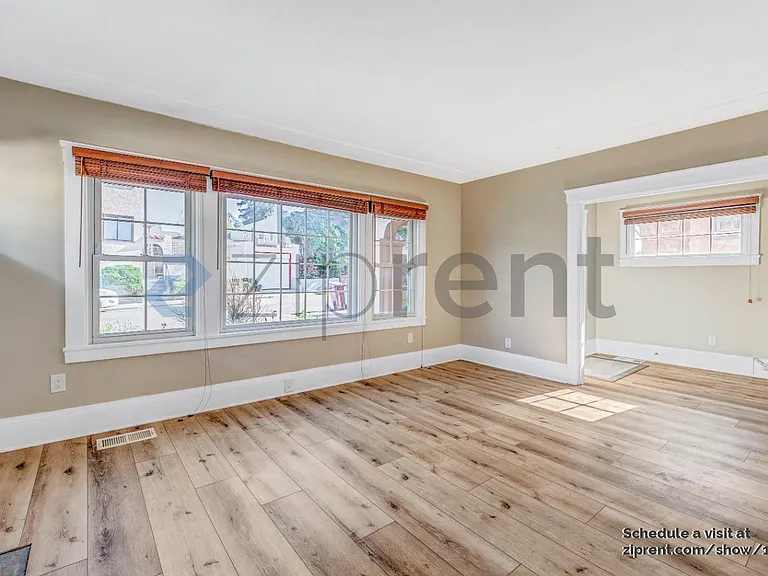 1012 Ventura Ave — Photo 6