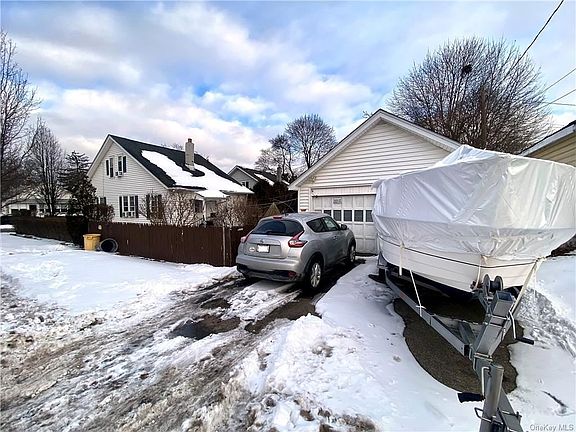 4th image of 14 Hillcrest Pl