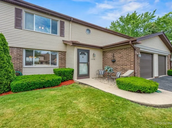 1328 Dove Ct, Mount Prospect, IL 60056