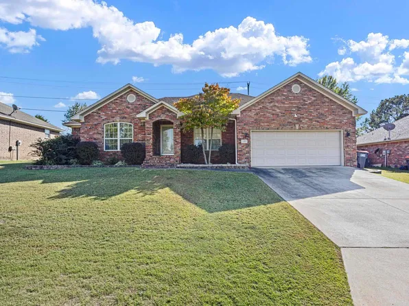140 Hawthorne Ln, Russellville, AR 72802