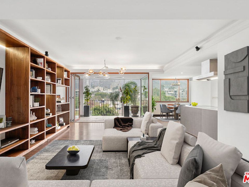 1st image of 818 N Doheny Dr APT 507