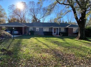 811 Hilton St NE, Lenoir, NC 28645