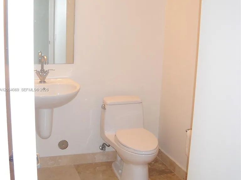 41 SE 5th St #911 — Photo 27