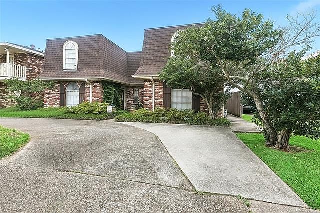 1st image of 218 Aurora Ave