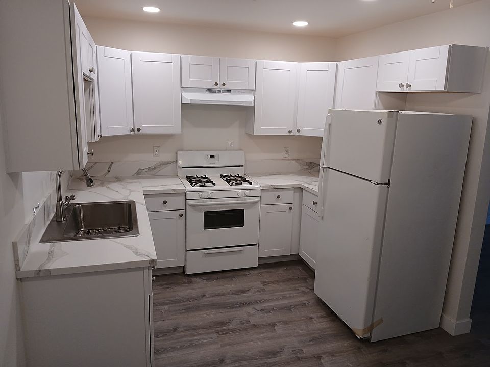 1st image of 917 E Madison Ave #917