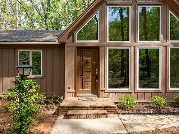 4th image of 114 Carrollwood Ln