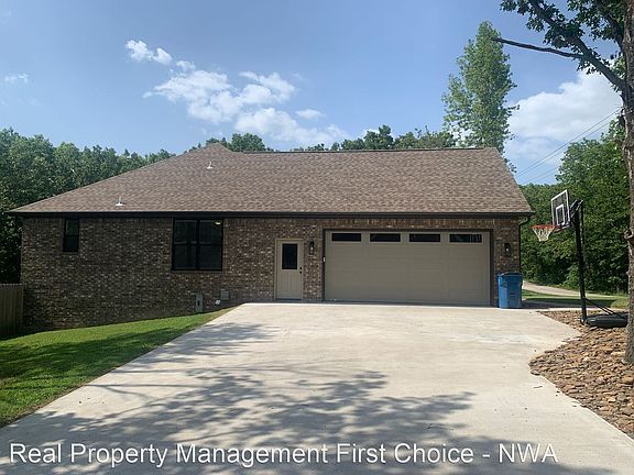 2nd image of 2 Cunningham Ln