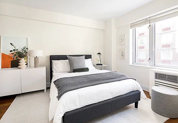 4th image of 211 E 51st St APT 5C