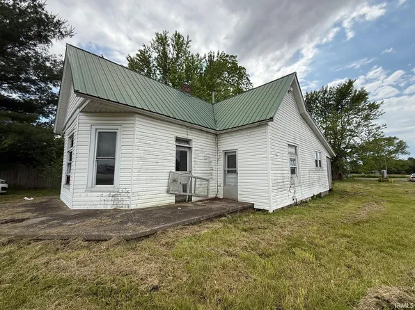 217 S Sycamore St, Campbellsburg, IN 47108