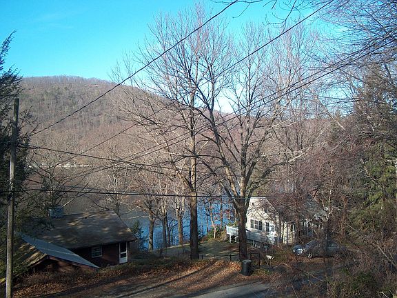 Candlewood Lake View Fall