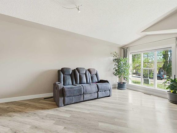 5th image of 206 S Highwood Village Pl NW