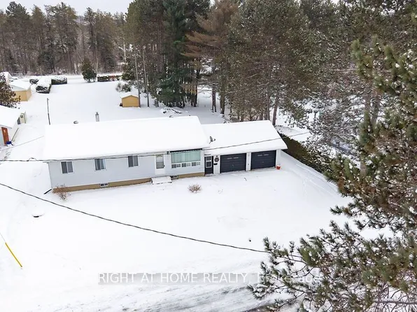 28 Jackpine St, Madawaska Valley, ON K0J 1B0