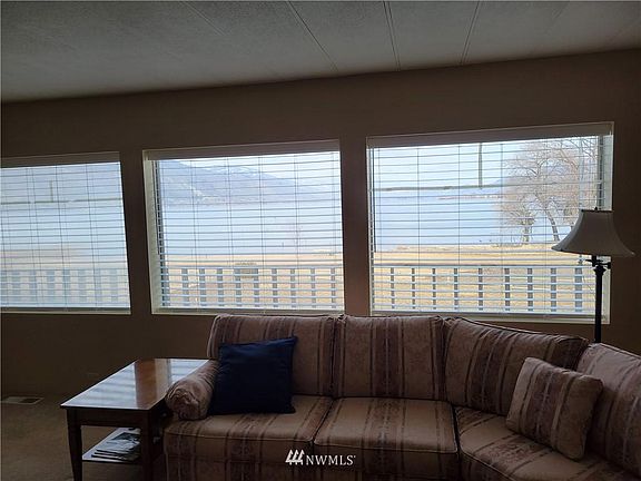 2nd image of 9 Lakeview Ln