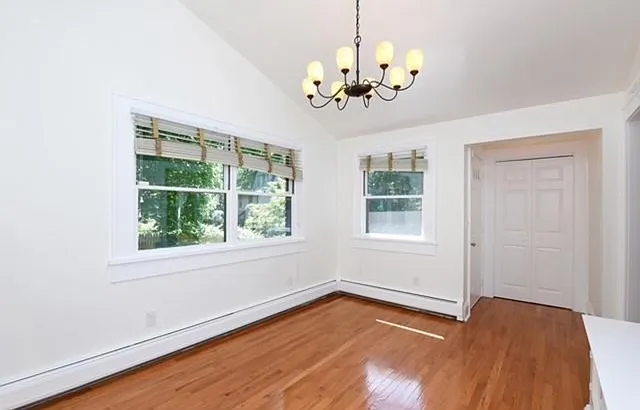 8 Laurel Ave — Photo 10