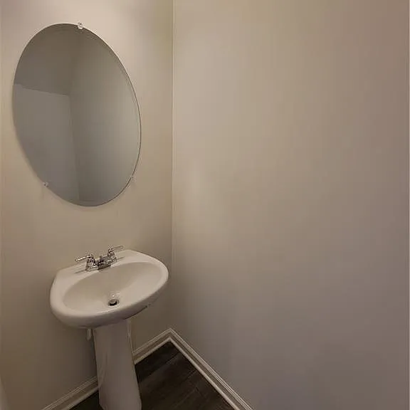 209 Swindon Dr — Photo 10