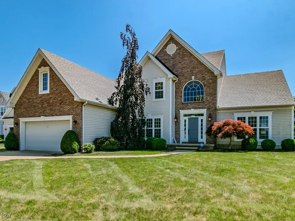 415 Cascade Ct, Avon Lake, OH 44012