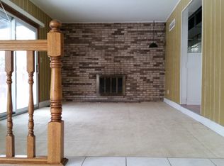 16900 Cascade Ct, Brownstown, MI 48193